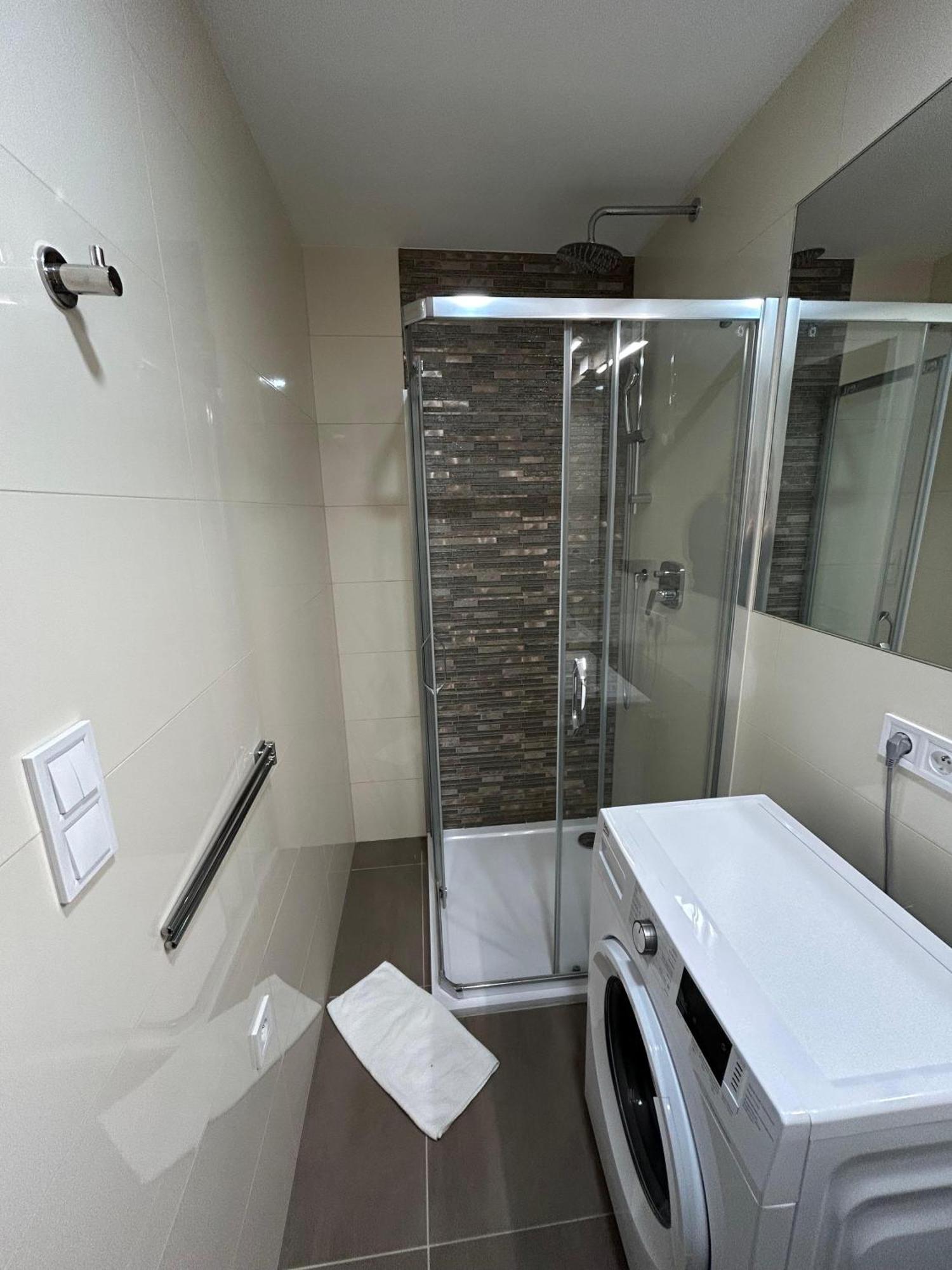 Rasinovo Nabrezi - Riverside Residence Πράγα Εξωτερικό φωτογραφία