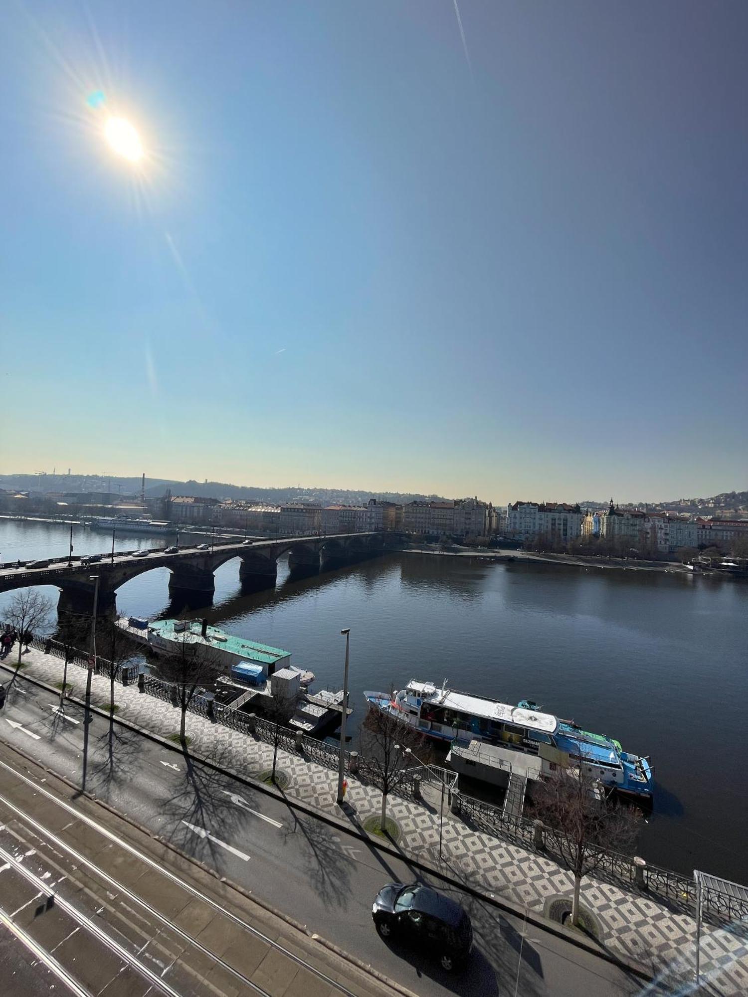 Rasinovo Nabrezi - Riverside Residence Πράγα Εξωτερικό φωτογραφία